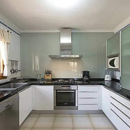 Villa In - 104849